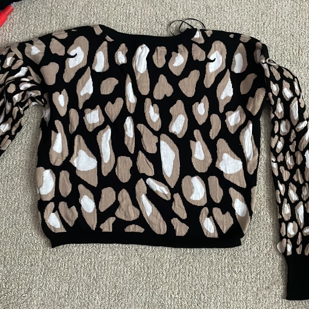 Brand:Bongo Size:XL Colors: tan,black and white - Picture 3 of 4